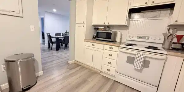 Image 4: kit din oakview
