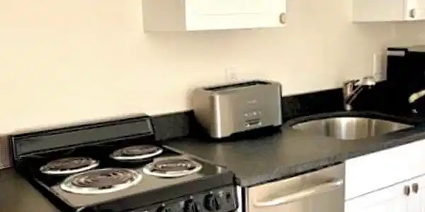 Image 3: Kitchen 2
