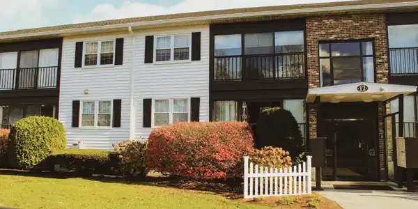 12 Candlewood Lane Unit APT 1-6