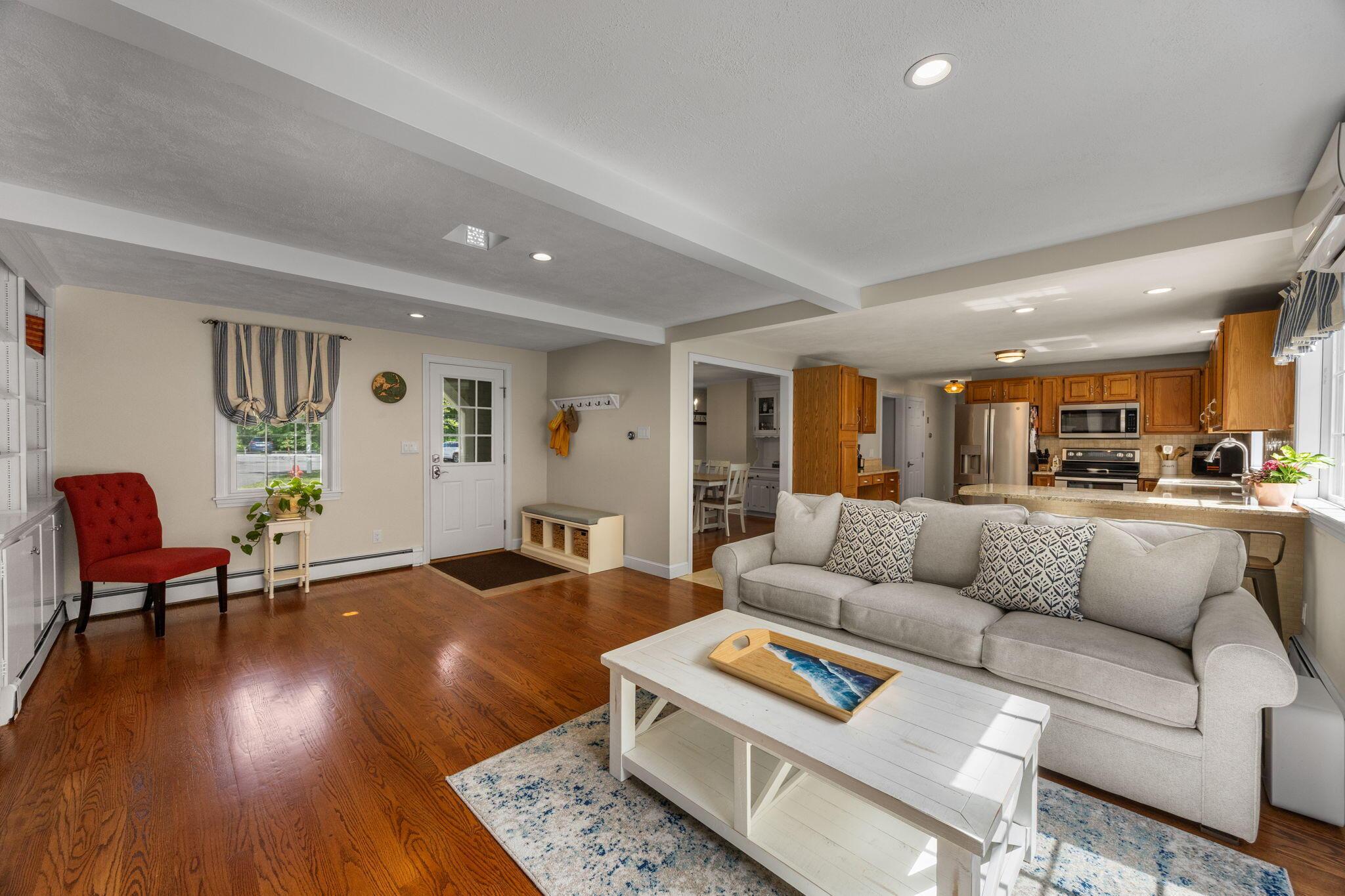 Image 4: 23-web-or-mls-10-royal-cir