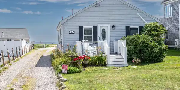 51 Freeman Avenue
