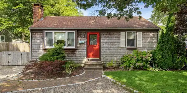 59 Swan Lake Road