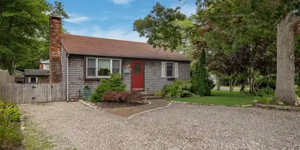 Image 2: Front of Home