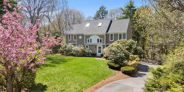 24 Winding Way