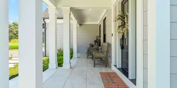 Image 4: porch