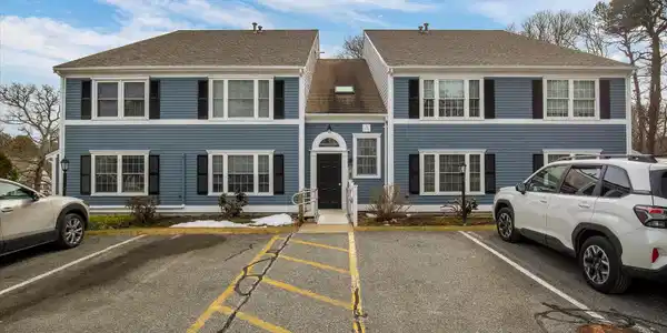 2 Englewood Drive Unit APT A5