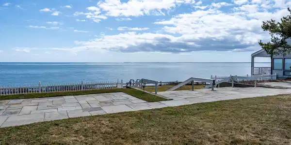 94 Shore Drive W UNIT 9B