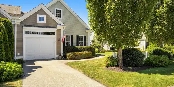 6 Amberwood Court UNIT 6