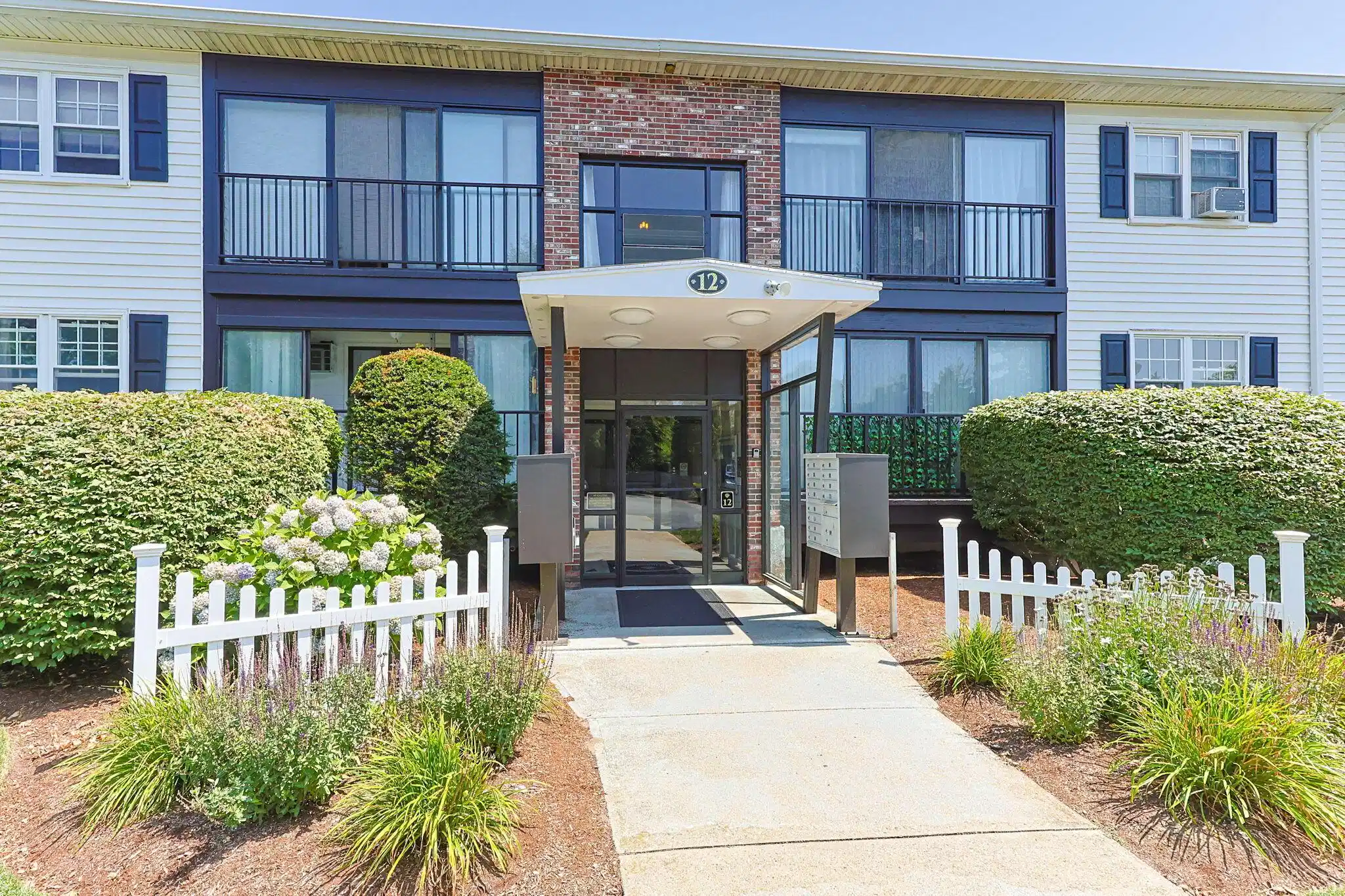 Image 1: 25-web-or-mls-12-candlewood-ln-1-7