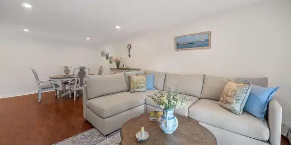 Image 4: 4-web-or-mls-12-candlewood-ln-1-7