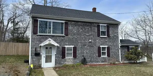15 Baxter Avenue