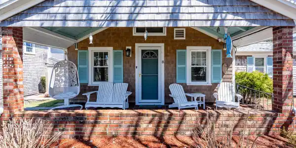 8 Quinsigamond Avenue