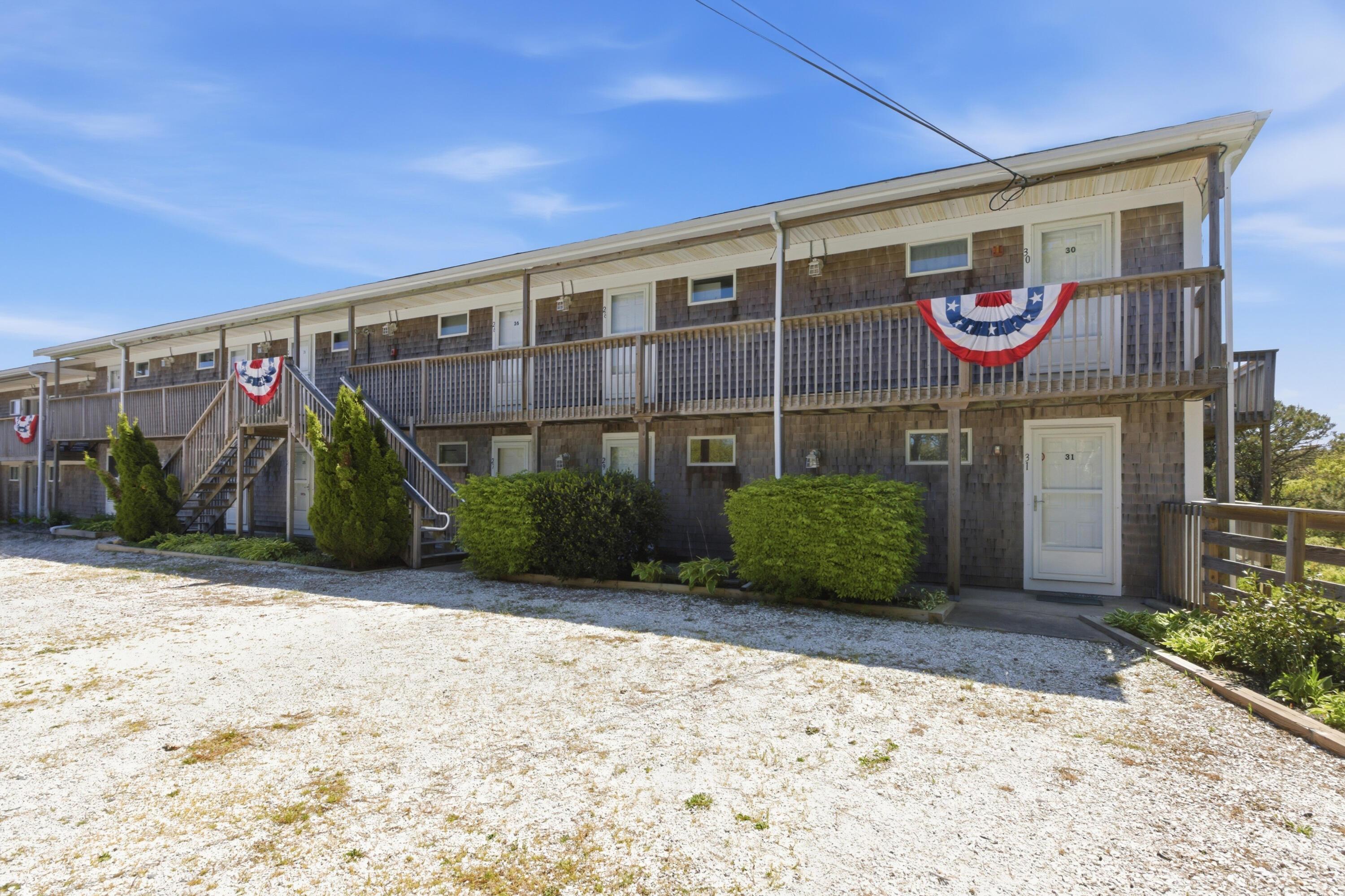 Image 4: 132ShoreRd#28-06
