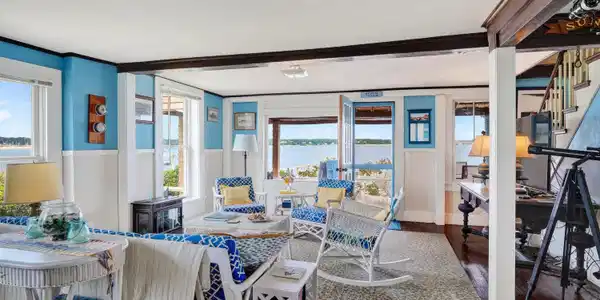 Image 2: 27 Beach Road-0010