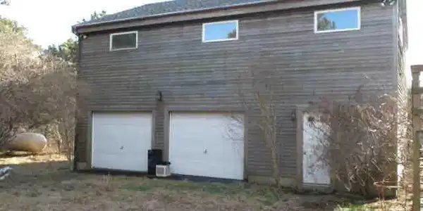 Image 2: Katama House and Guest House