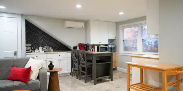 Image 3: Living to Kitchen