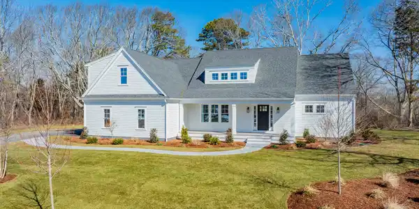 21 Seneca Lane