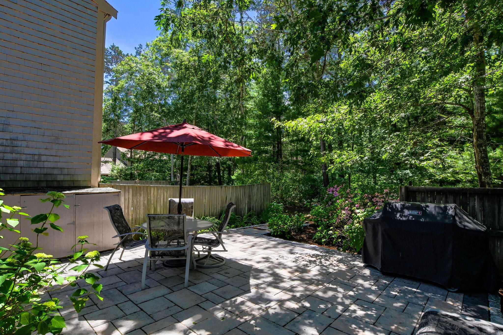 Image 3: 96 Shoreland Path