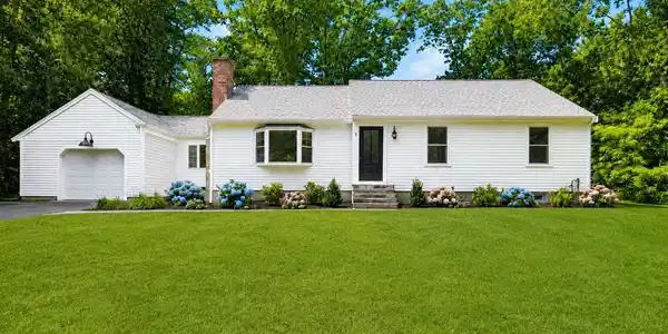 5 Candlewood Drive