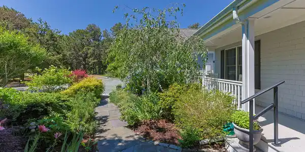 Image 4: 94-web-or-mls-35-sands-rd