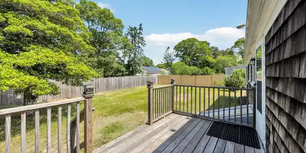 Image 4: Long Pond Dr