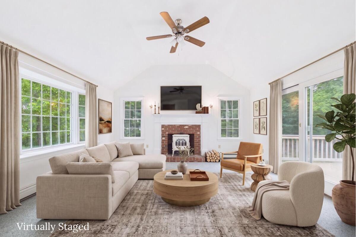 Image 3: Family Room