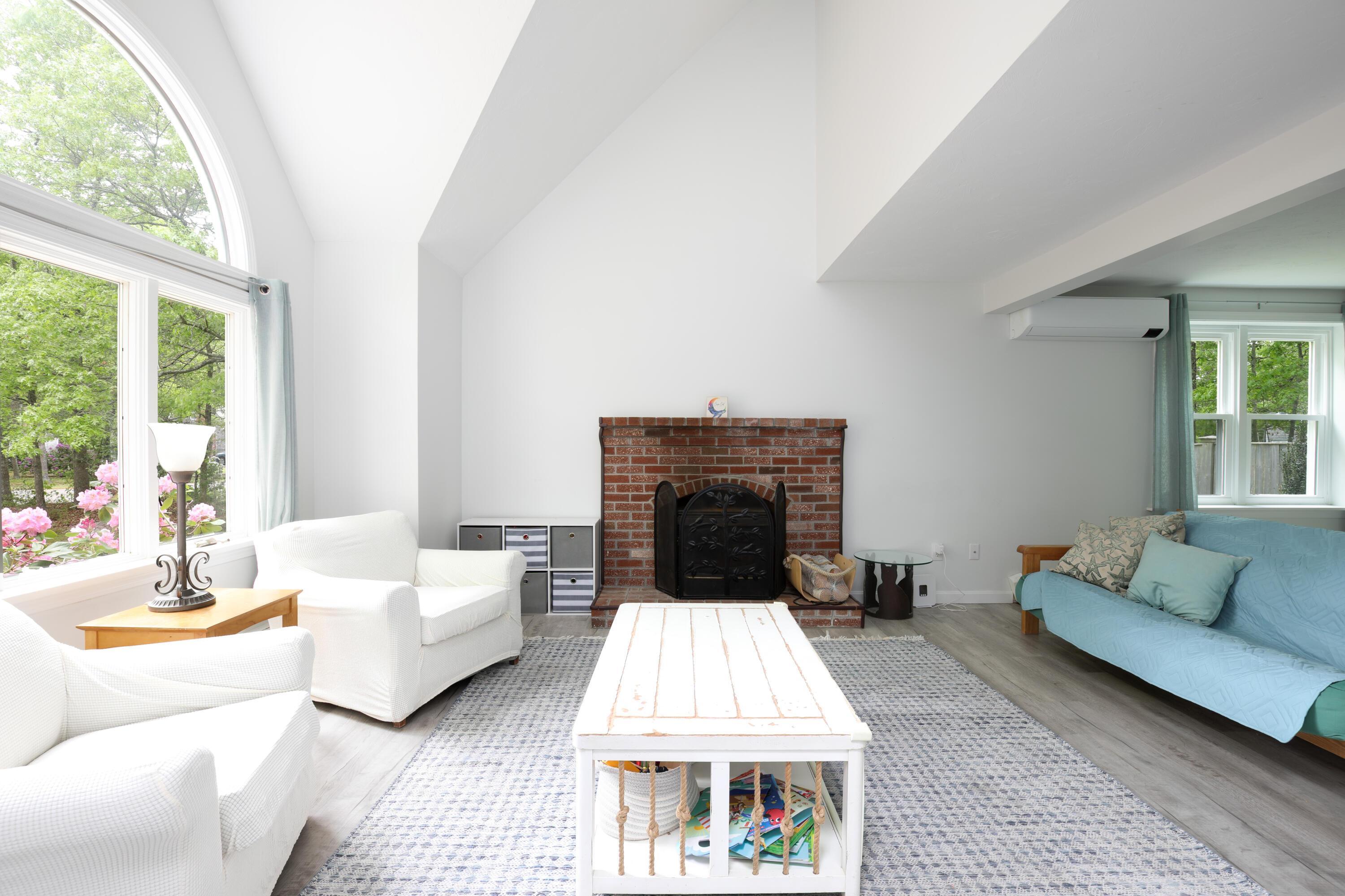 Image 4: 95_Rockville_06_Livingroom_05212025