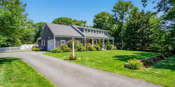 28 Old Colony Road