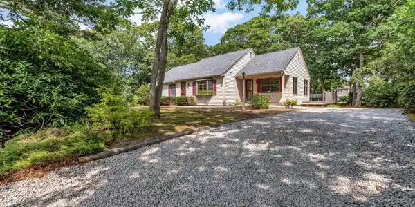 Image 3: Driveway