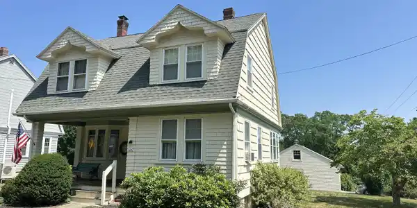 Image 2: 1067 Sandwich Rd