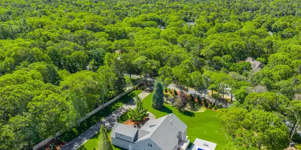 Image 4: 2 Monomoy Lane Orleans M