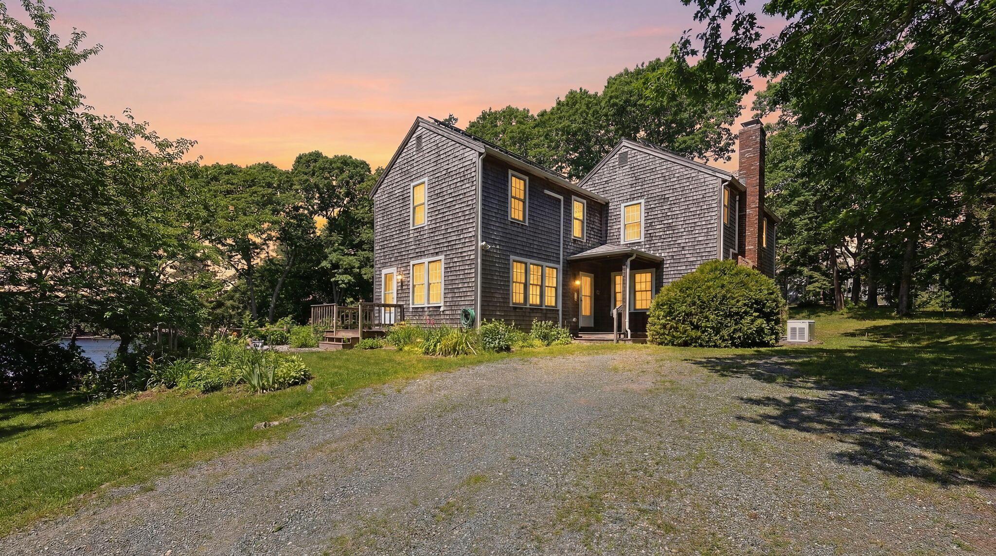 Image 1: 2-web-or-mls-80-chipman-st