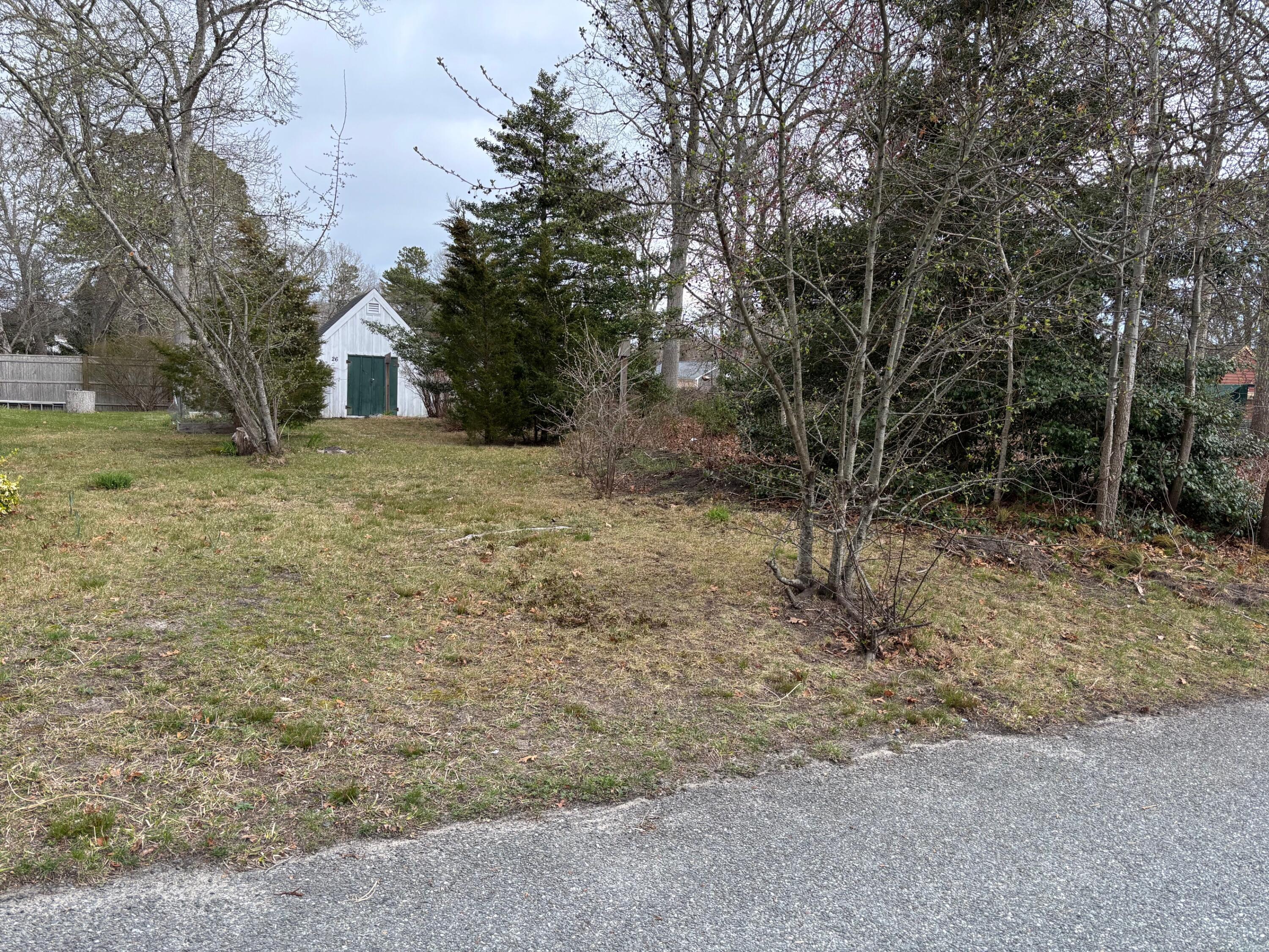 Image 2: Bobolink shed with lot