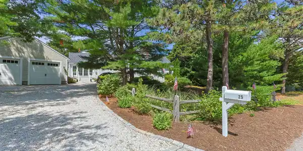 Image 3: 3-web-or-mls-25-pilgrims-path