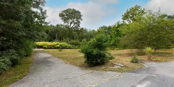 24 Indian Trail