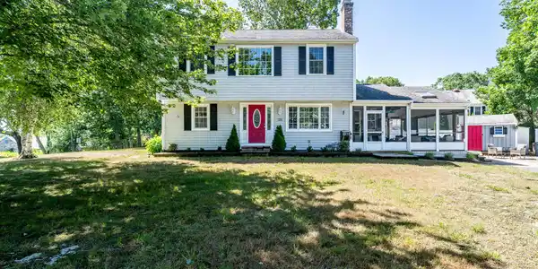 135 Baxter Avenue
