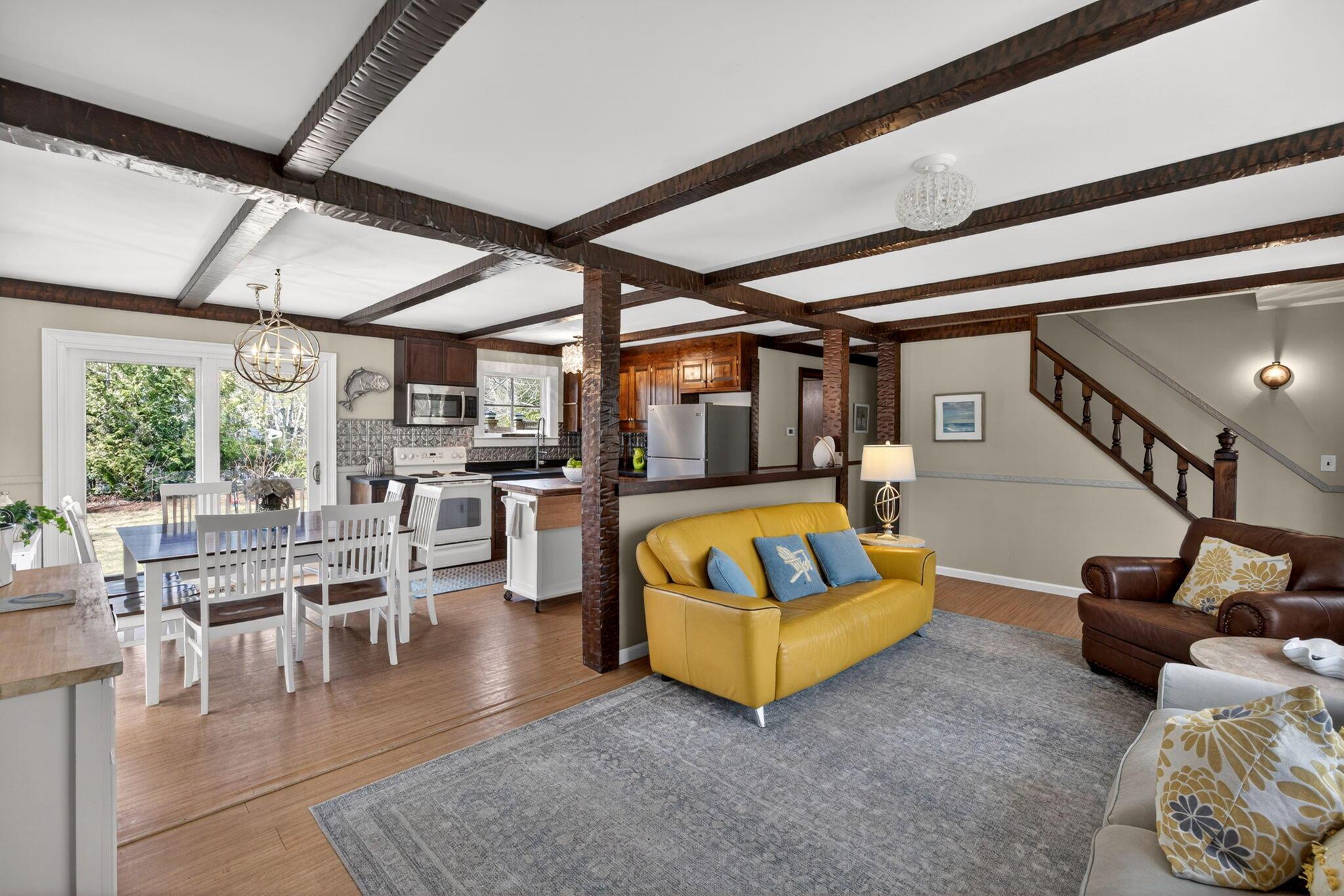 Image 4: 4-04-PF0A5832