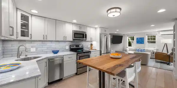 Image 3: 9-web-or-mls-48-pleasant-st-1