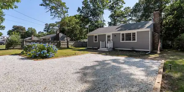 Image 3: 27 Frank Baker Rd-03