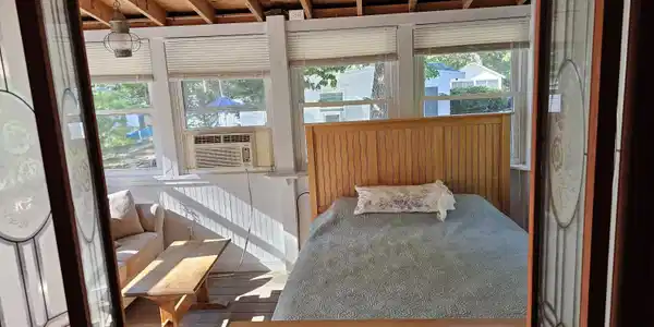 Image 4: Enclosed Porch 2