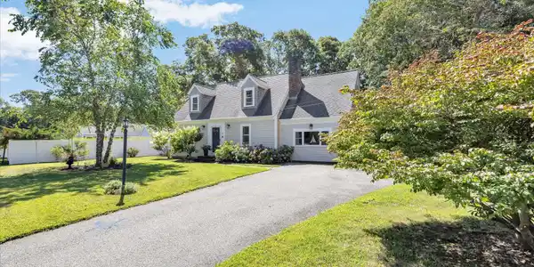 7 Fernwood Avenue