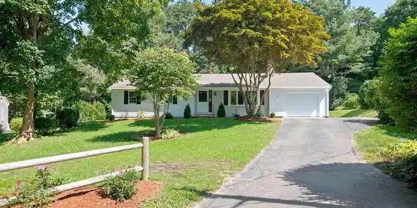 Image 3: 49CameronRd-03