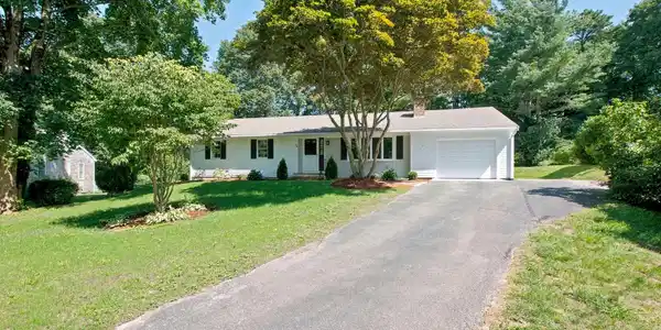 Image 4: 49CameronRd-04