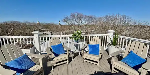 Image 2: _deckseating