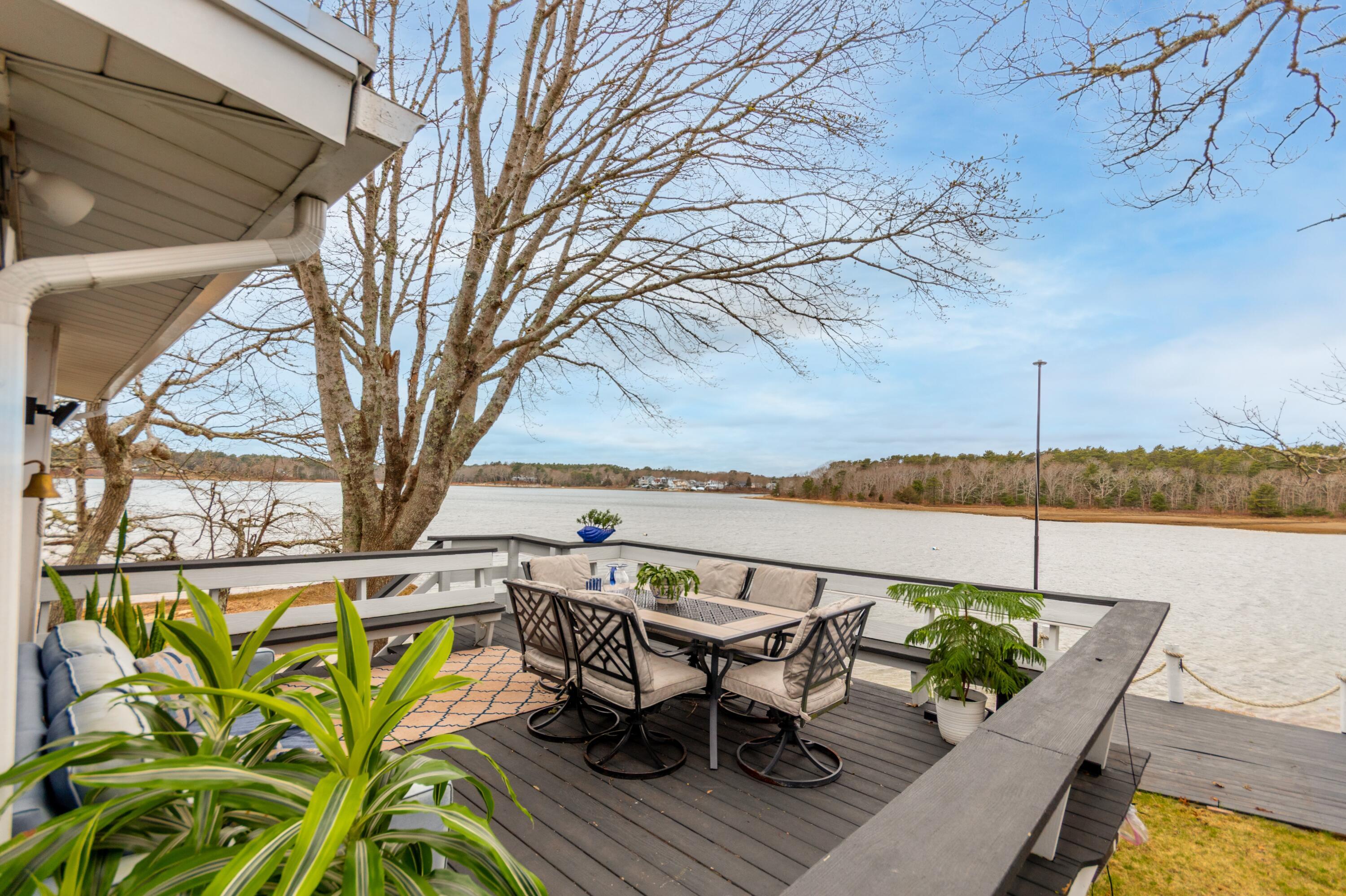 Image 2: Enjoy the deck on the water