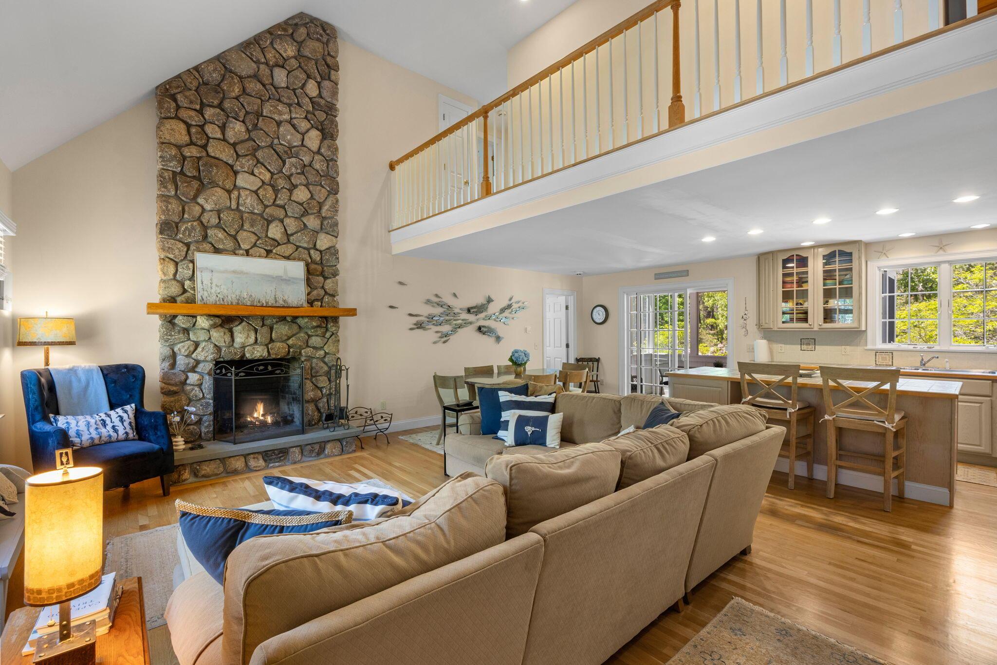 Image 4: 8-web-or-mls-190-zoheth-smith-way