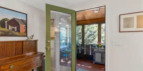 Image 2: 8-web-or-mls-18-miller-hill-rd-9