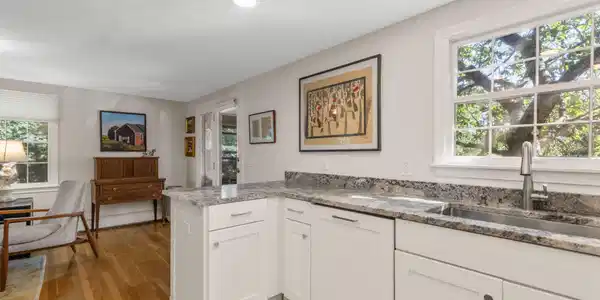 Image 3: 13-web-or-mls-18-miller-hill-rd-9