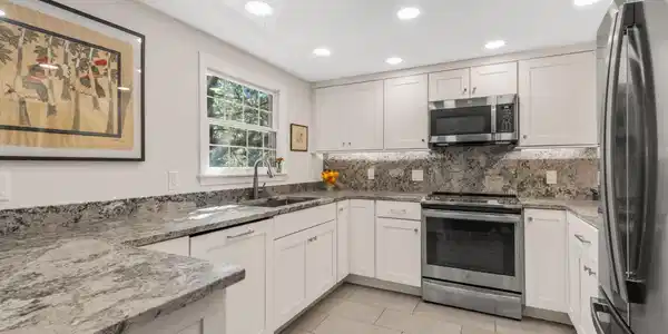 Image 4: 10-web-or-mls-18-miller-hill-rd-9