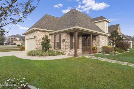 3853 Chateau Cove
